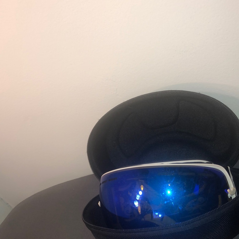 Snowboard goggles